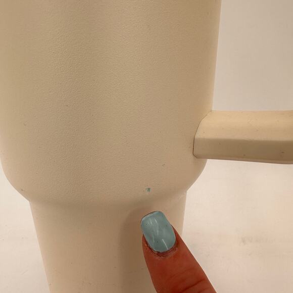 Stanley Cream The Quensher H2.0 The Flowstate 40 oz Tumbler NWOT - Picture 9 of 9